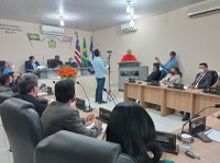 A convite do vereador Venâncio do Peixe, gerente do INSS de Bacabal participa de audiência na câmara para prestar esclarecimentos sobre a transferência de benefícios para outros estados.