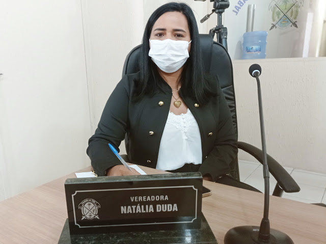 Da Tribuna vereadora Natália Duda agradece ao deputado Roberto Costa pela doação de cestas básicas